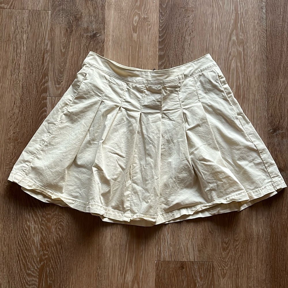 American Eagle tan skirt